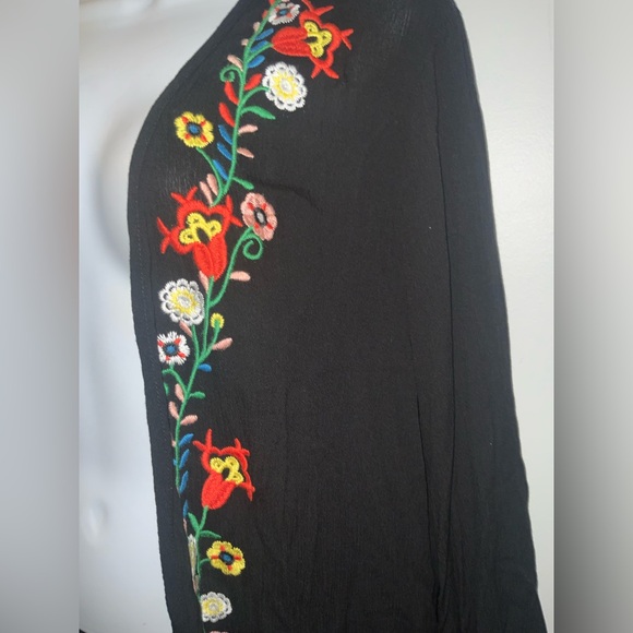 Black Open-Front Bohemian Gypsy-Esque Shawl w/ Fringe & Floral Detailing Sz S - Picture 5 of 10